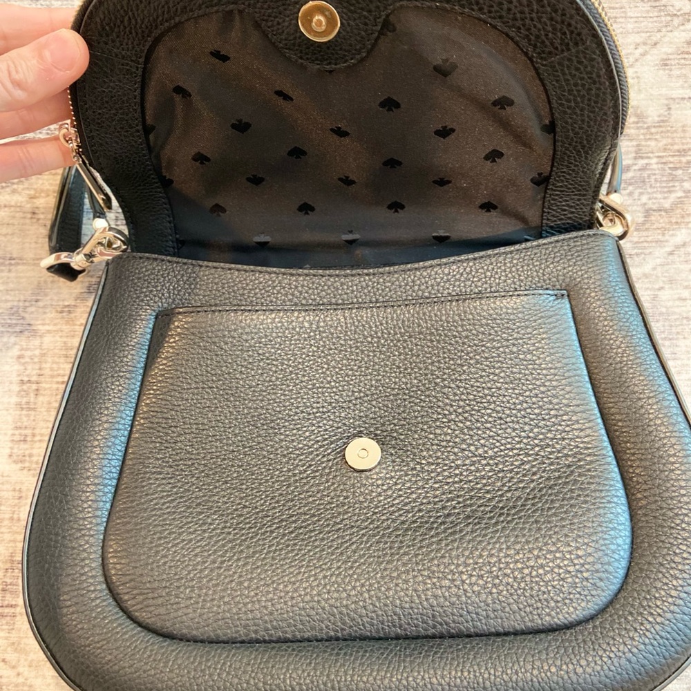 Kate Spade Elegant Black Crossbody Bag - Picture 3 of 9